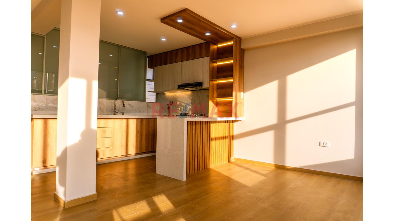 Venta De Departamento 4To Piso En Estreno En El Tambo