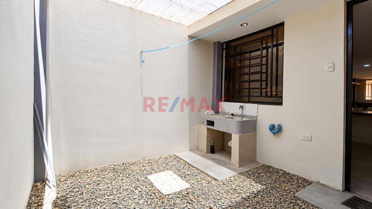 Venta De Casa En Condominio Grocio Prado Con Estacionamiento — foto 9