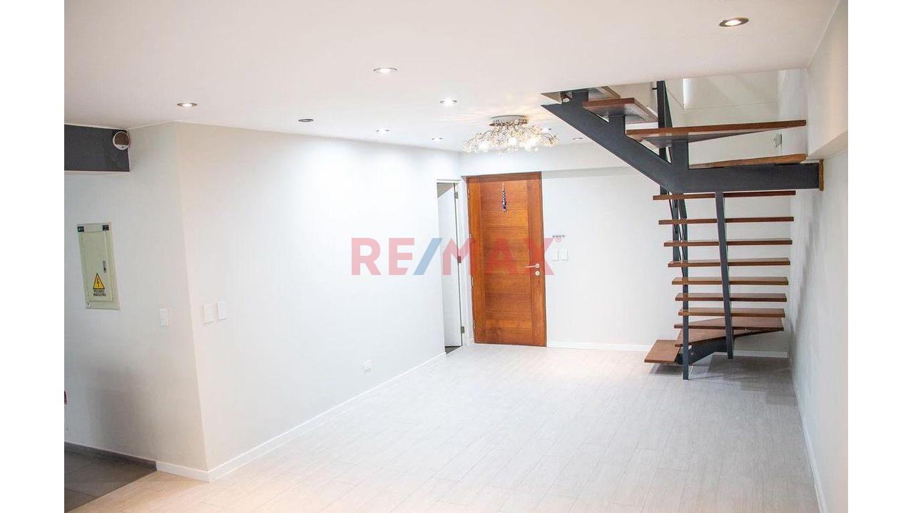 Exclusivo Dúplex De 172 M² Con Terraza Y Jardín En Valle Hermoso, Surco - 3