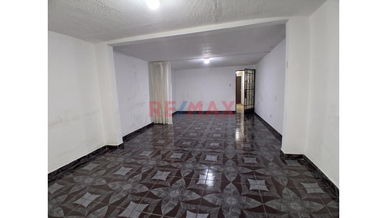 Local Comercial En Venta, En La Avenida Venezuela. Bellavista - 4