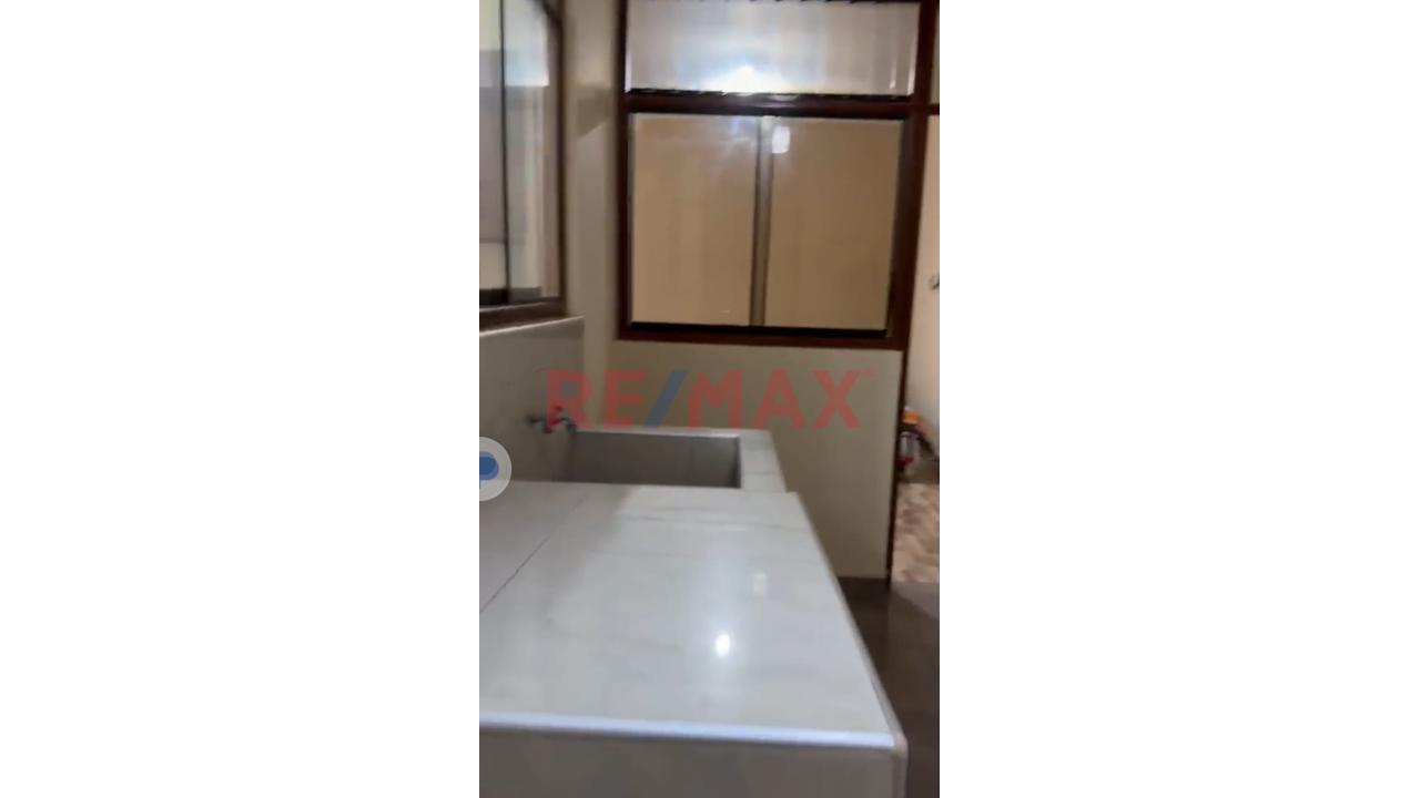 Venta De Hermosa Casa De 2 Pisos En Carabayllo De 236 M2 Para Vivienda O Inversion Para Negocios — foto 4