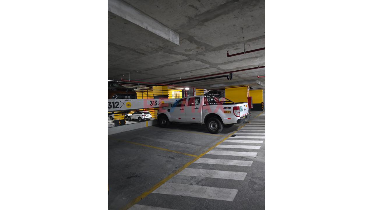 Alquiler Oficina Amoblada + 1 Cochera Time Surco - 16