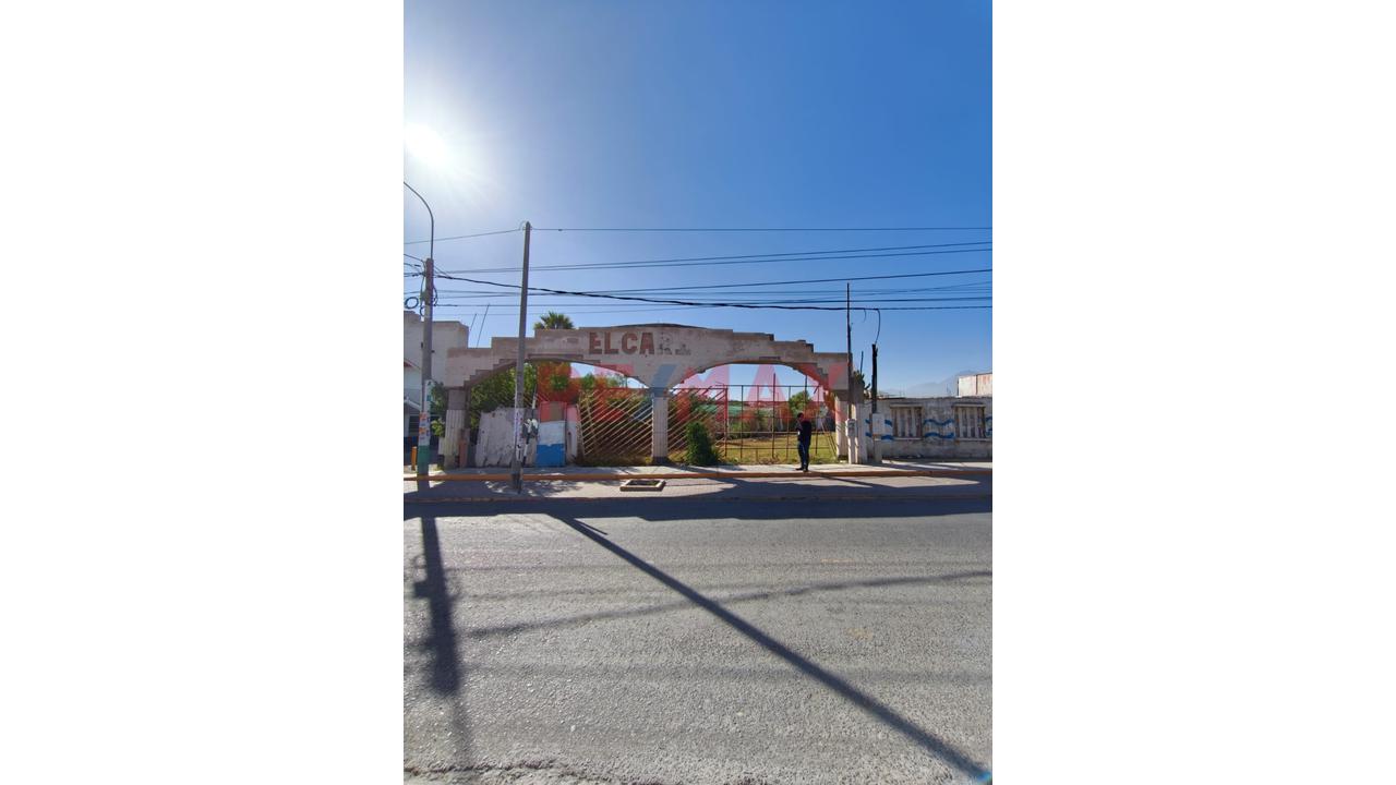 Terreno En Venta En Plena Av. Paisajista – Arequipa Al Lado Del Restaurante “Betos”. - 1