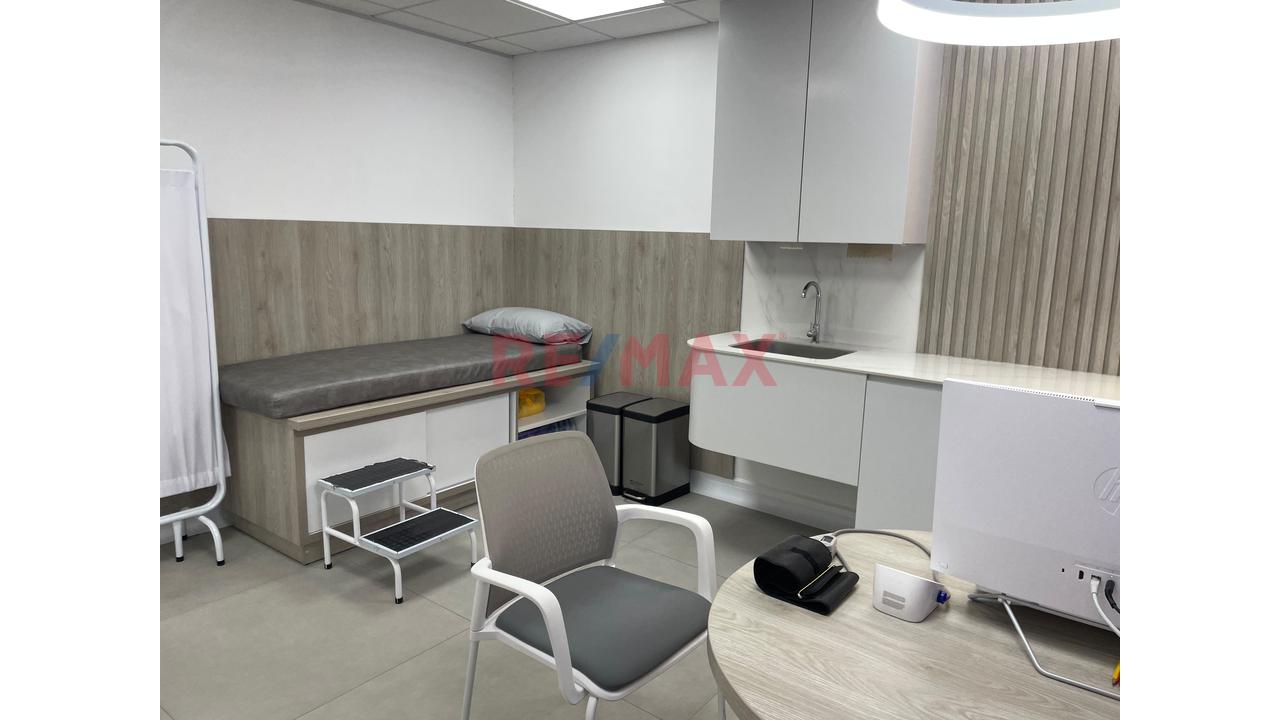 🏢 **¡Se Vende Consultorio/Oficina En Santiago De Surco!** - 5