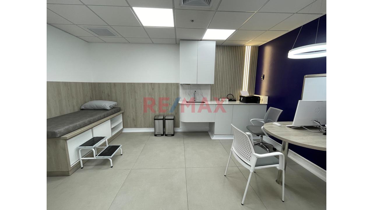 🏢 **¡Se Vende Consultorio/Oficina En Santiago De Surco!** - 8