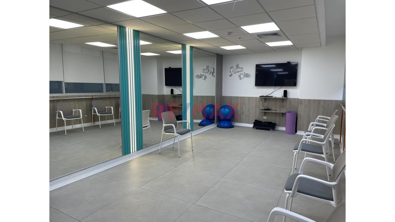 🏢 **¡Se Vende Consultorio/Oficina En Santiago De Surco!** - 9