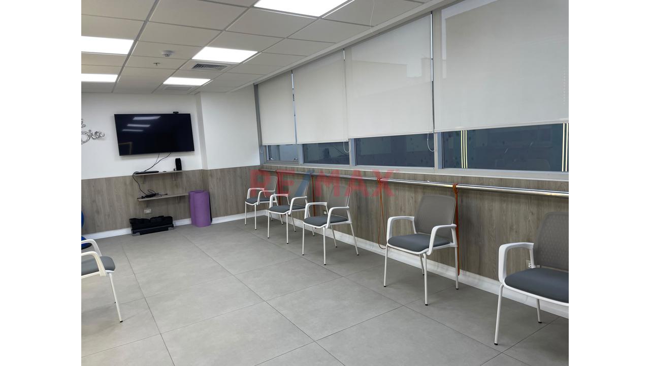 🏢 **¡Se Vende Consultorio/Oficina En Santiago De Surco!** - 10