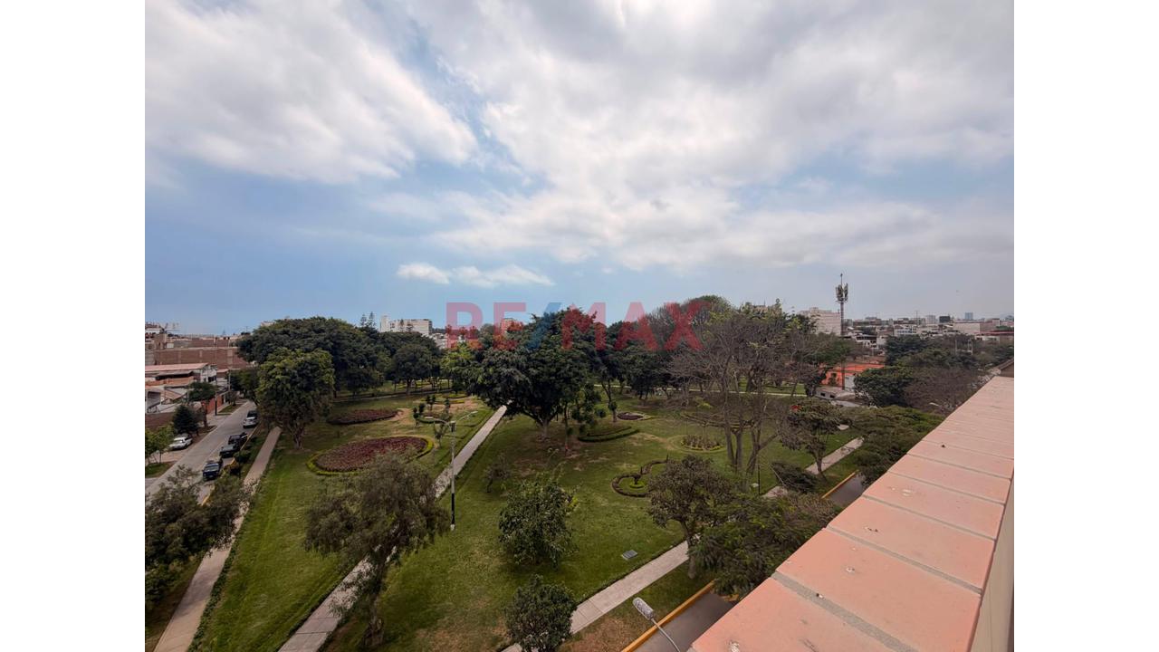 Departamento Duplex Frente A Parque En Surco - 17