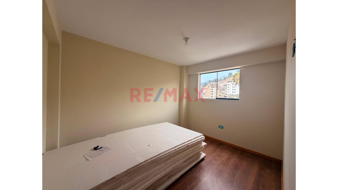 Departamento Duplex Frente A Parque En Surco - 9