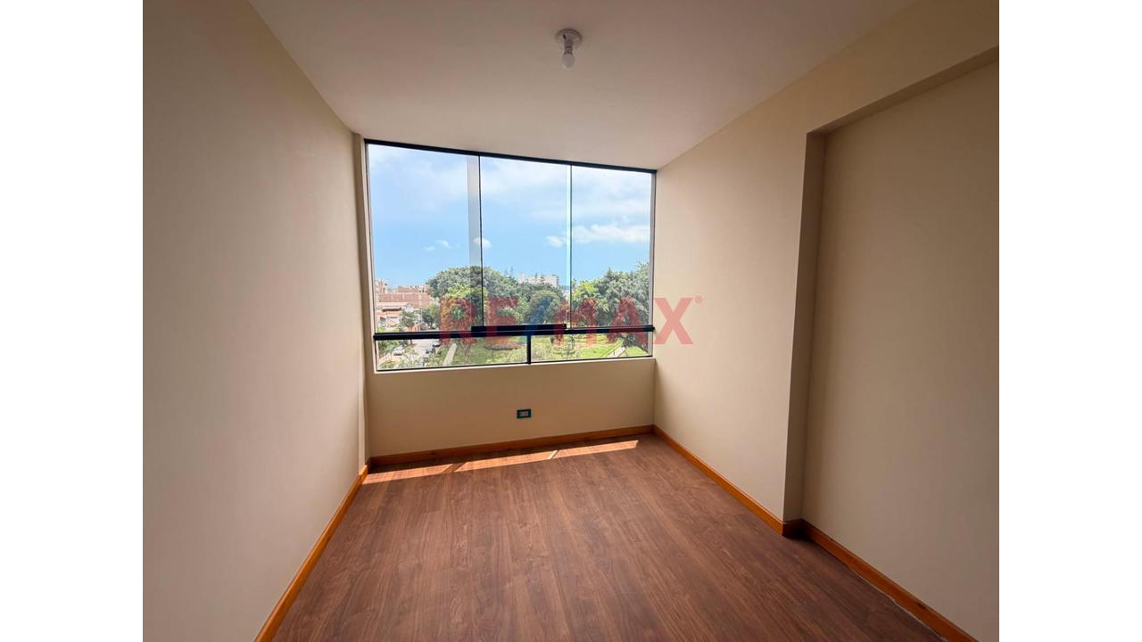 Departamento Duplex Frente A Parque En Surco - 7