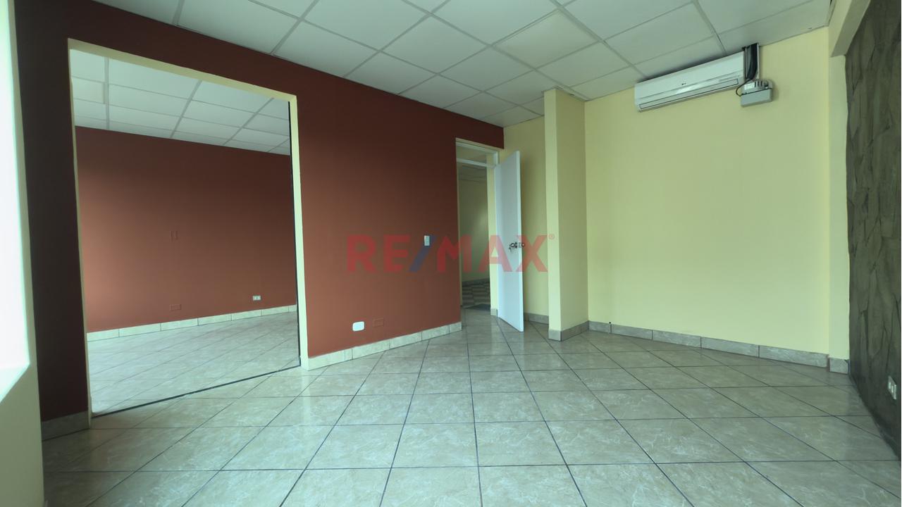 Alquiler De Amplia Oficina De 140M2 - 12