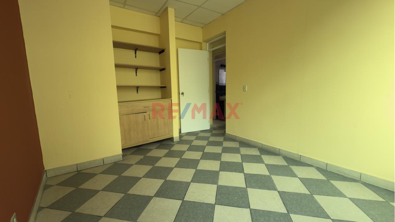 Alquiler De Amplia Oficina De 140M2 - 10