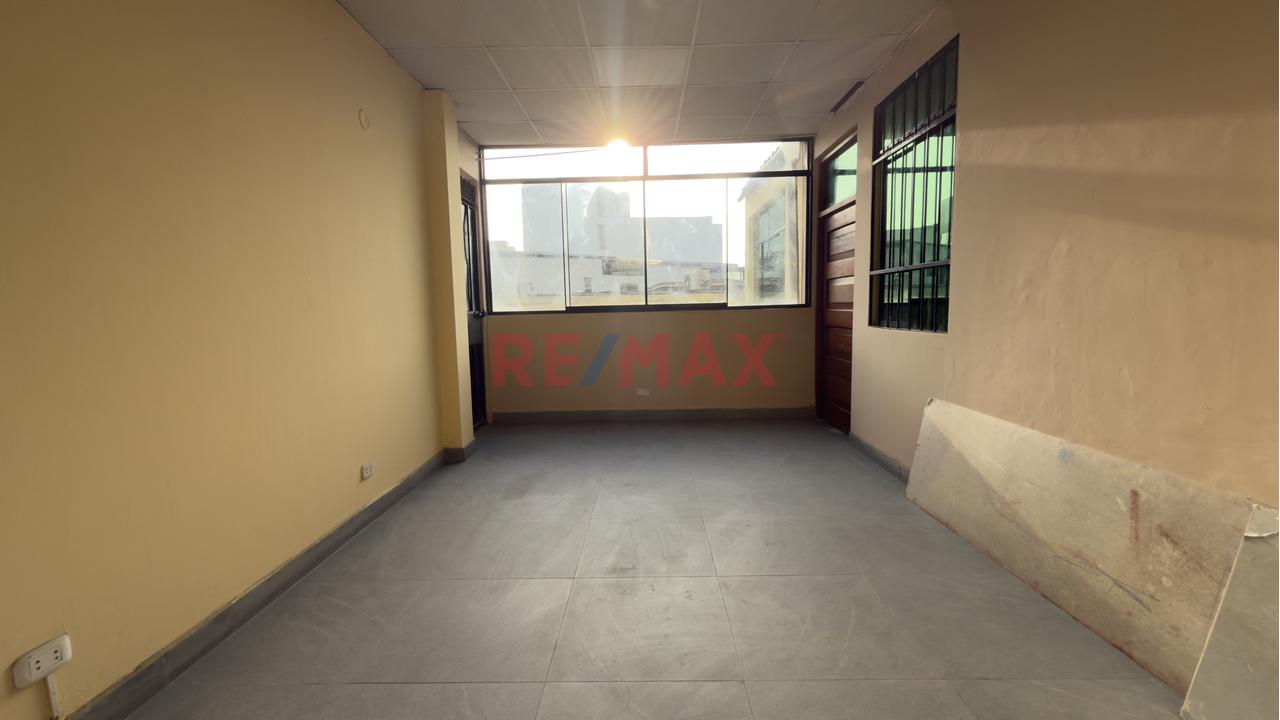 Alquiler De Amplia Oficina De 140M2 - 5