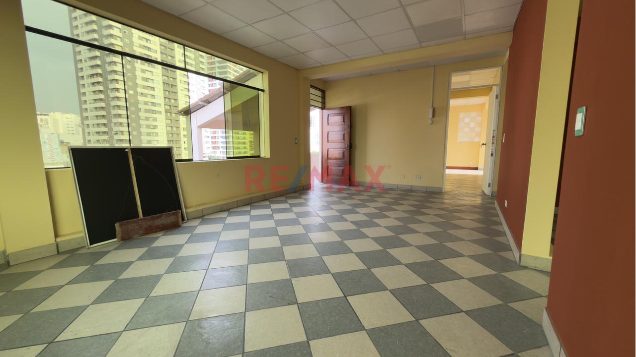 Alquiler De Amplia Oficina De 140M2 - 2