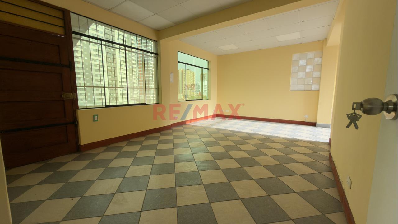 Alquiler De Amplia Oficina De 140M2 - 3