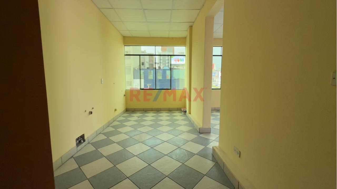 Alquiler De Amplia Oficina De 140M2 - 7