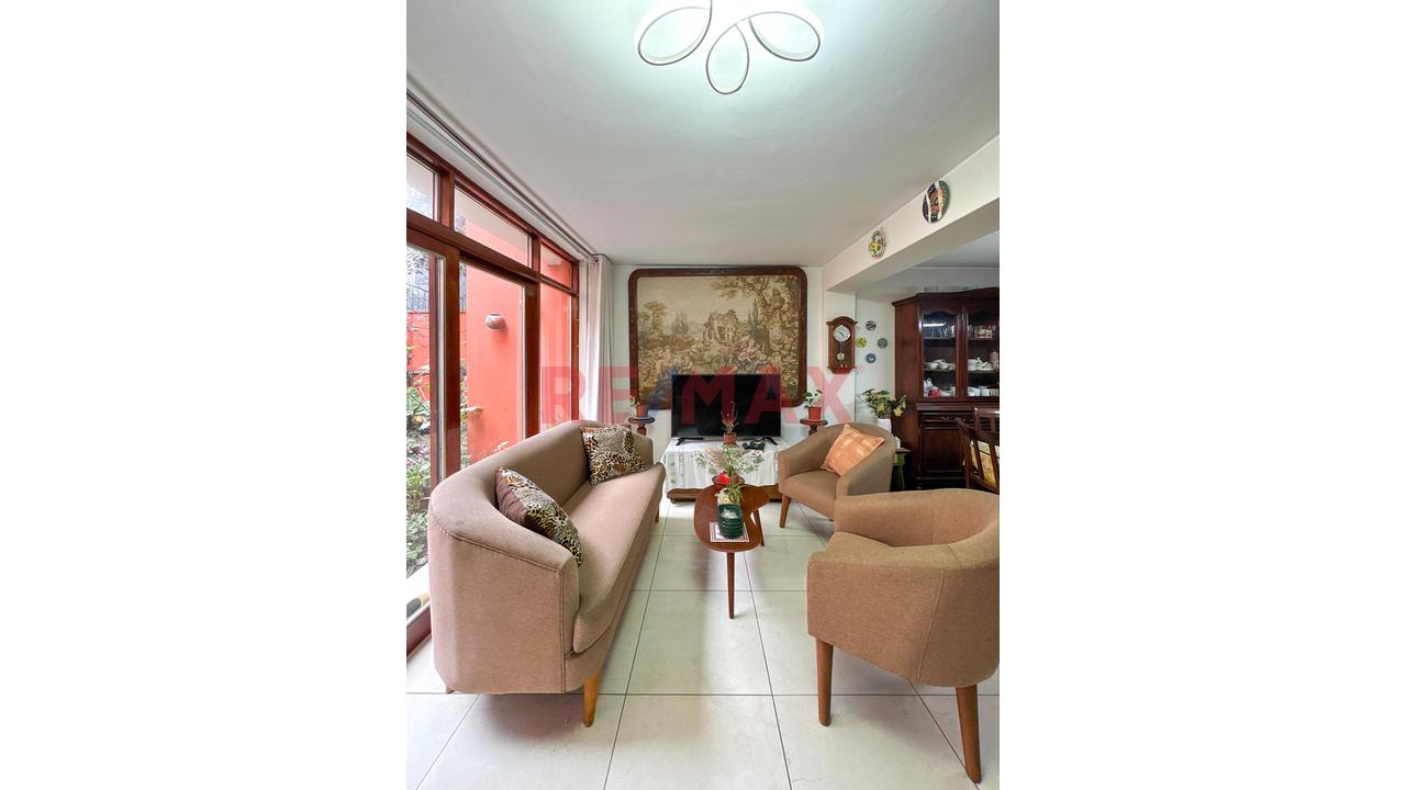 Se Vende Casa En Miraflores A Precio De Terreno - 1