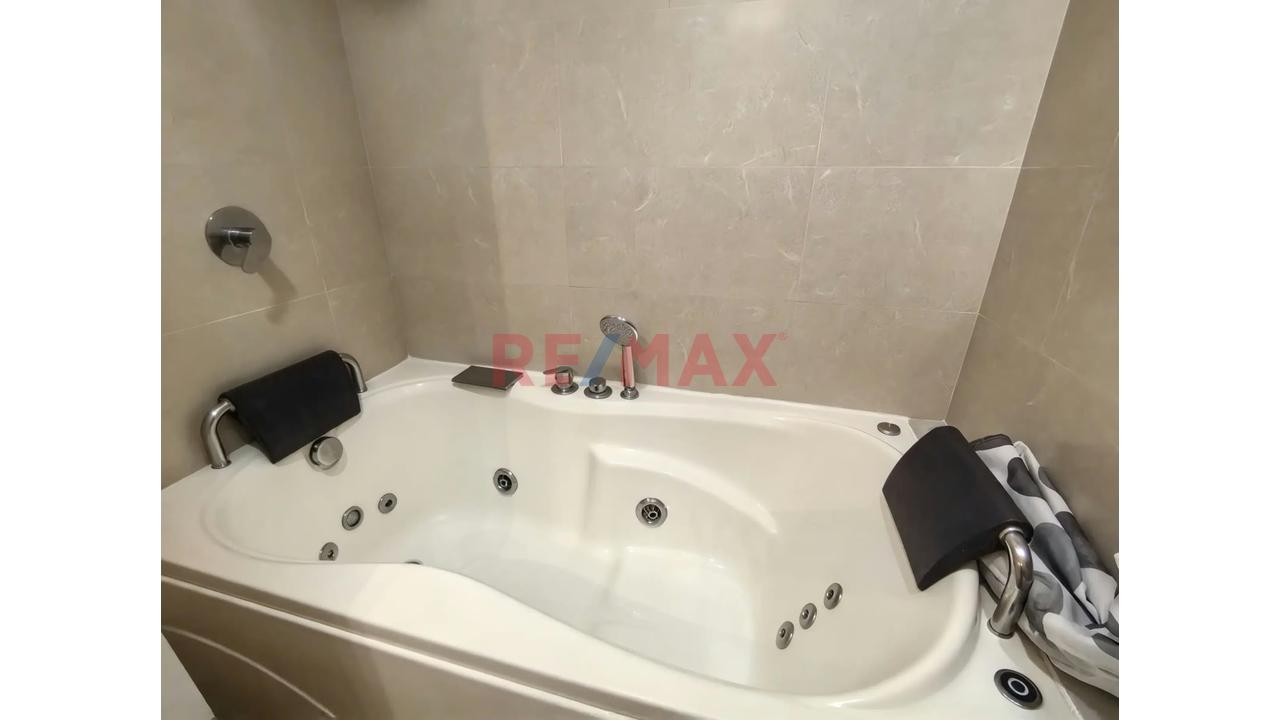 Se Vende Amplio Departamento En Céntrica Y Tranquila Zona En Surquillo. 3D + Estacionamiento + 2 Depósitos — foto 11