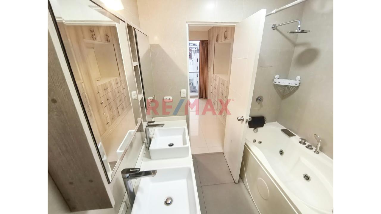Se Vende Amplio Departamento En Céntrica Y Tranquila Zona En Surquillo. 3D + Estacionamiento + 2 Depósitos — foto 8