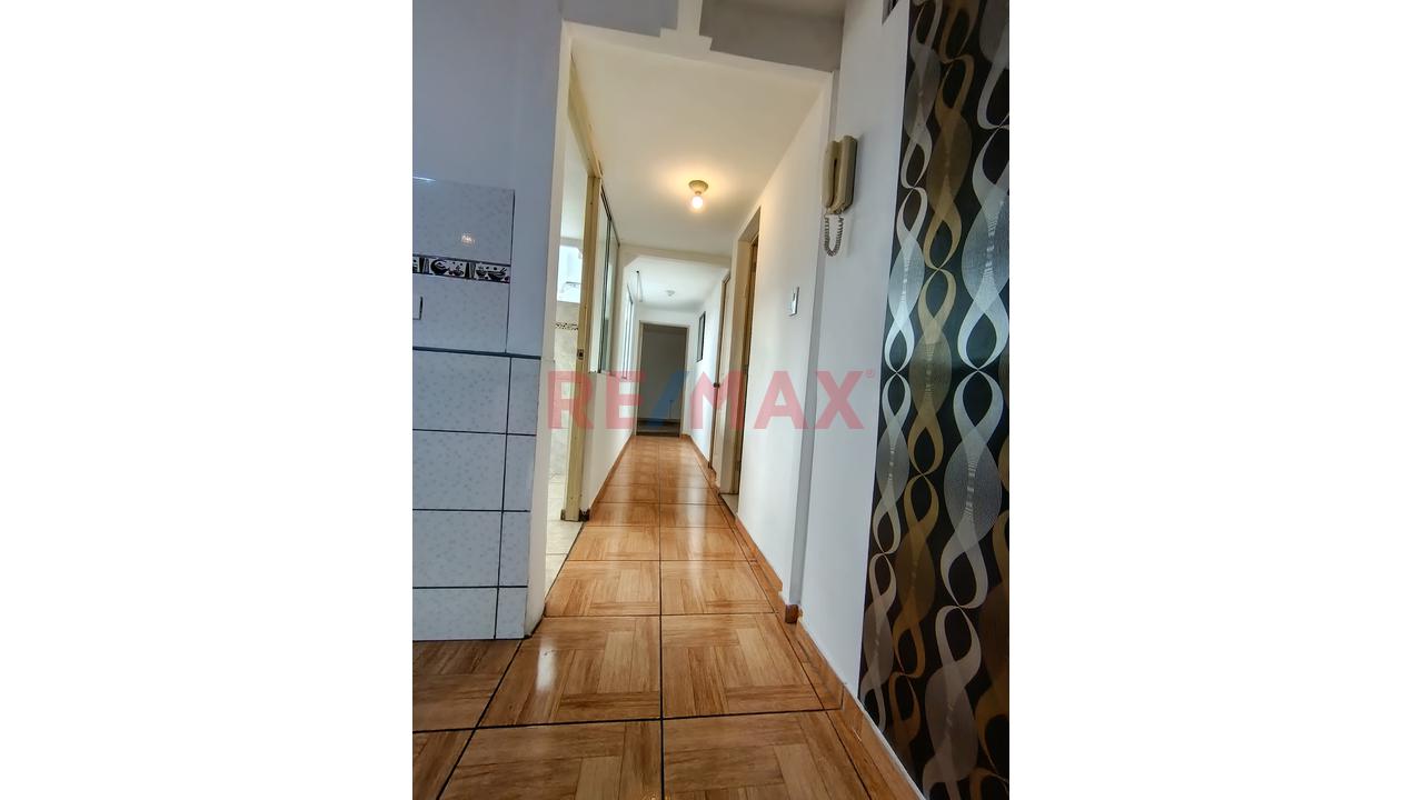 Venta De Casa De 3 Pisos En Av. Alejandro Bertello Cdra. 4 ,Limite Con Pueblo Libre, Cercado Delima - 9