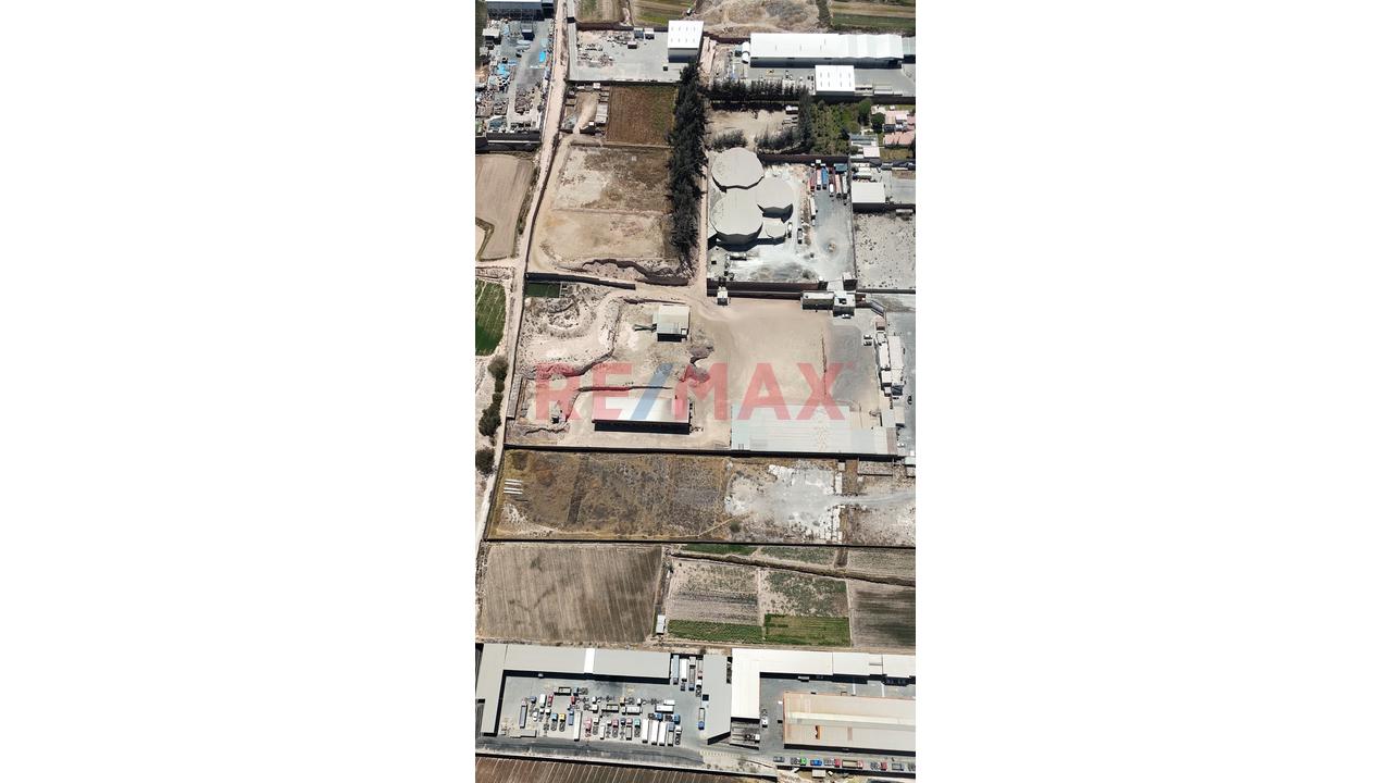 Amplio Terreno Urbano Industrial En La Variante De Uchumayo - 2