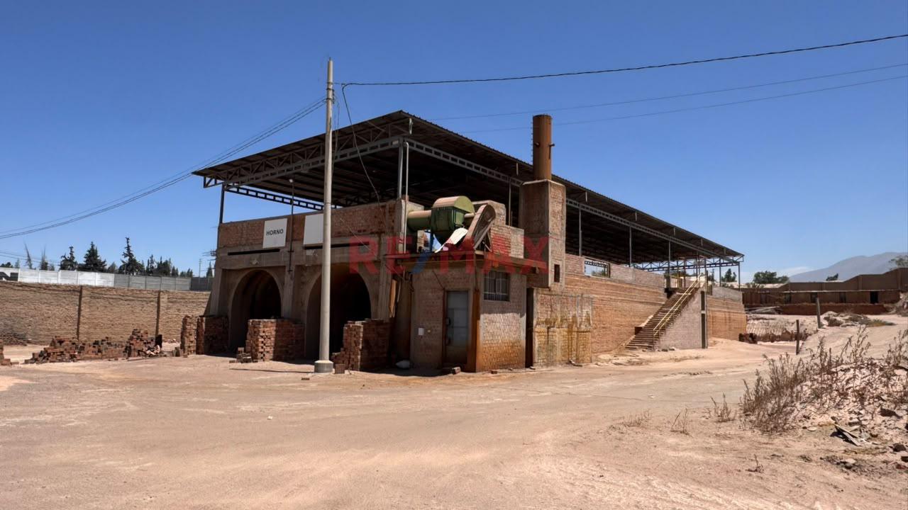 Amplio Terreno Urbano Industrial En La Variante De Uchumayo - 16