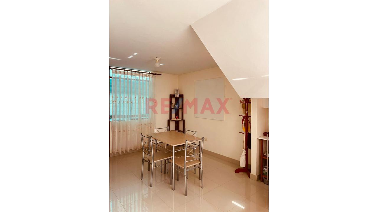 🏠¡En Alquiler! Casa De 2 Pisos Con Cochera En Urb. Chacarilla - Ica (Cerca A Casuarinas) — foto 5
