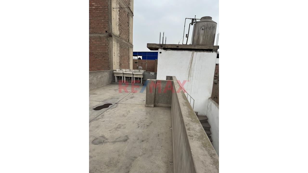 🏡 Vendo Casa: Primer Piso Y Habitaciones Para Alquiler En Pisos Superiores, San Juan De Lurigancho 🏢 - 18