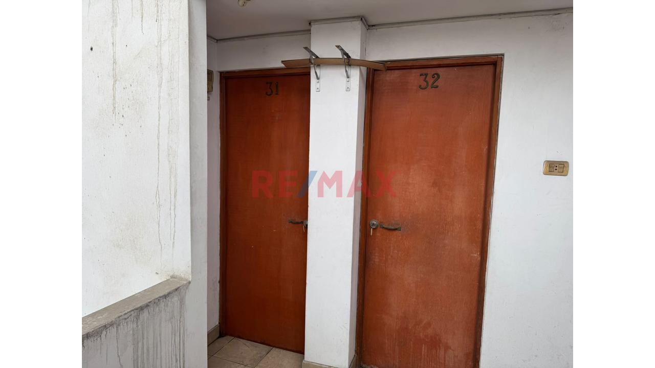 🏡 Vendo Casa: Primer Piso Y Habitaciones Para Alquiler En Pisos Superiores, San Juan De Lurigancho 🏢 - 16