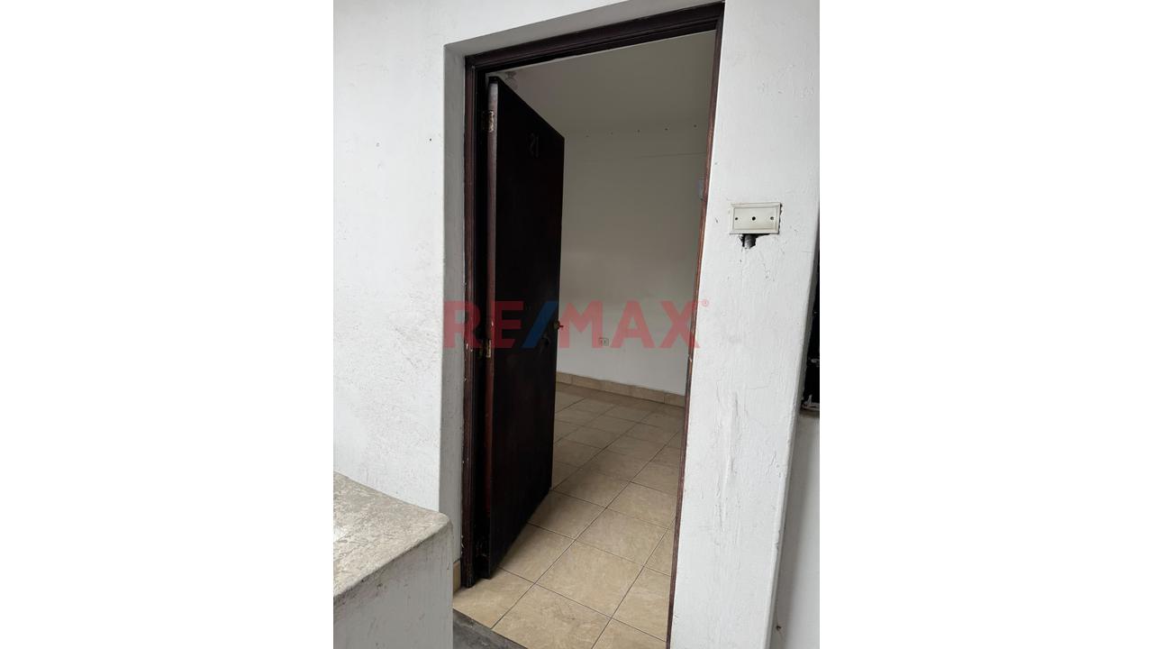 🏡 Vendo Casa: Primer Piso Y Habitaciones Para Alquiler En Pisos Superiores, San Juan De Lurigancho 🏢 — foto 15