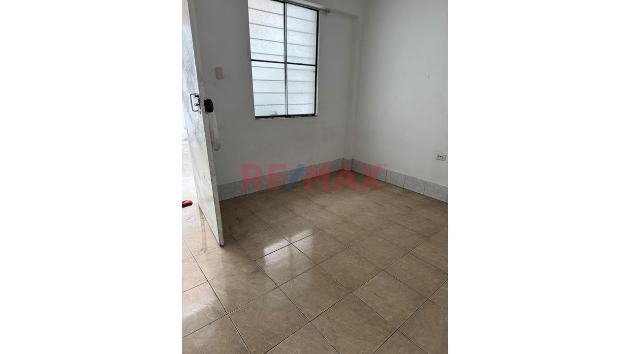 🏡 Vendo Casa: Primer Piso Y Habitaciones Para Alquiler En Pisos Superiores, San Juan De Lurigancho 🏢 — foto 4