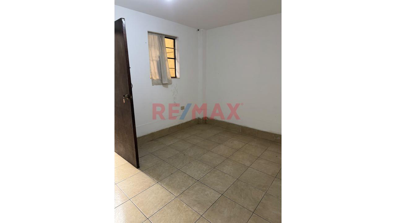 🏡 Vendo Casa: Primer Piso Y Habitaciones Para Alquiler En Pisos Superiores, San Juan De Lurigancho 🏢 — foto 9