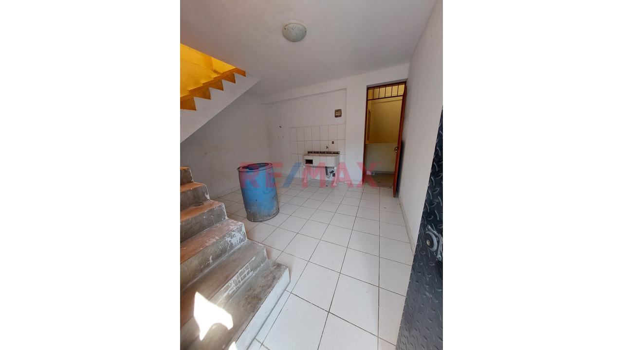 Villa Maria Del Triunfo Venta De Casa Con 2 Locales Comerciales — foto 12