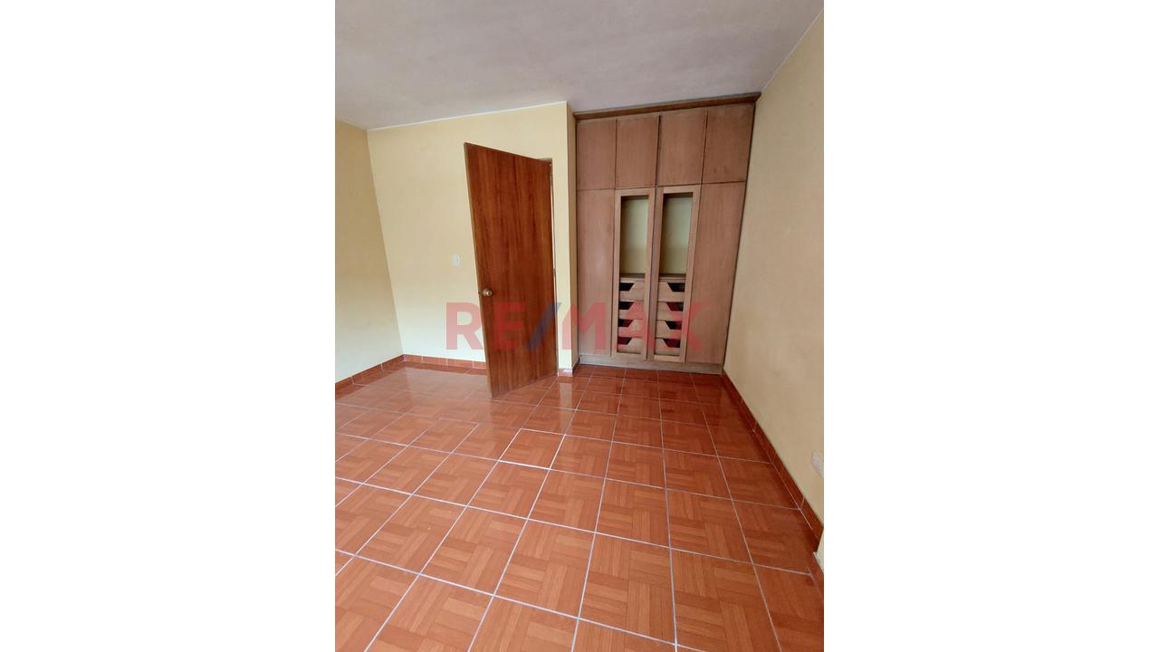 Villa Maria Del Triunfo Venta De Casa Con 2 Locales Comerciales — foto 7