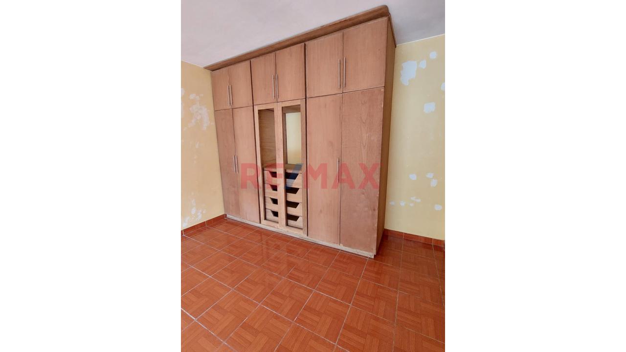 Villa Maria Del Triunfo Venta De Casa Con 2 Locales Comerciales — foto 11