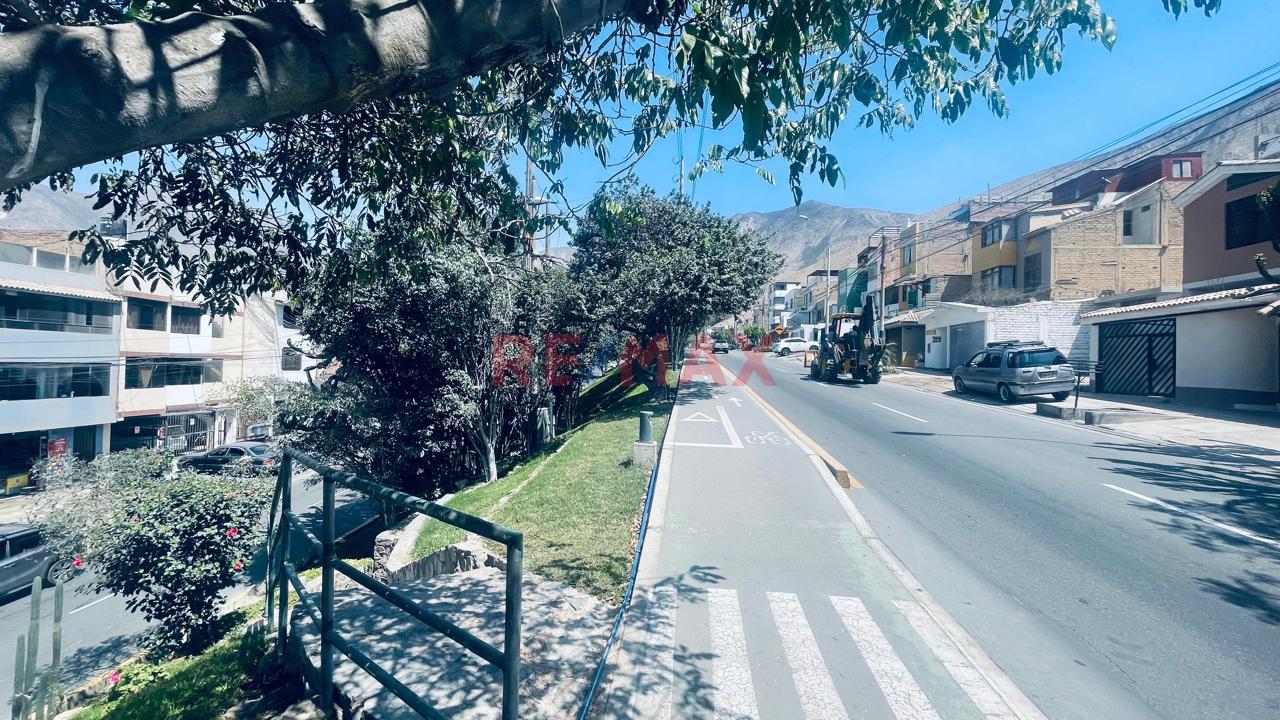 Ocasion Venta De Casa De 3 Pisos Independientes En Lomas De La Molina — foto 13