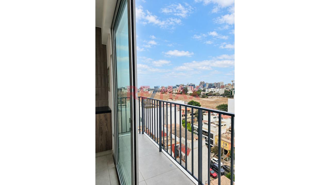 Alquiler De Departamento De Estreno En Miraflores Con Vista Lateral A La Huaca Pucllana. — foto 2