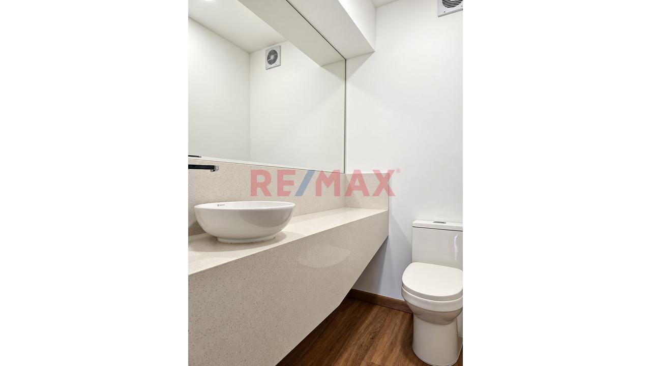 Alquiler De Departamento De Estreno En Miraflores Con Vista Lateral A La Huaca Pucllana. — foto 9