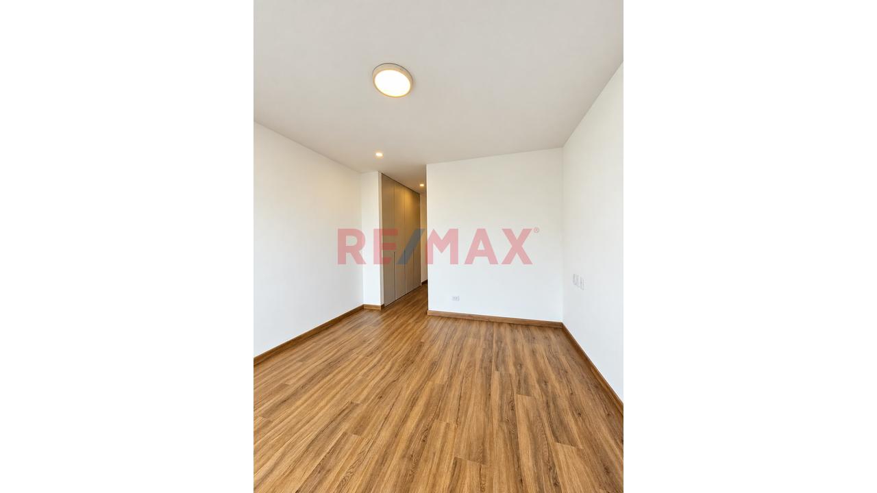 Alquiler De Departamento De Estreno En Miraflores Con Vista Lateral A La Huaca Pucllana. — foto 4