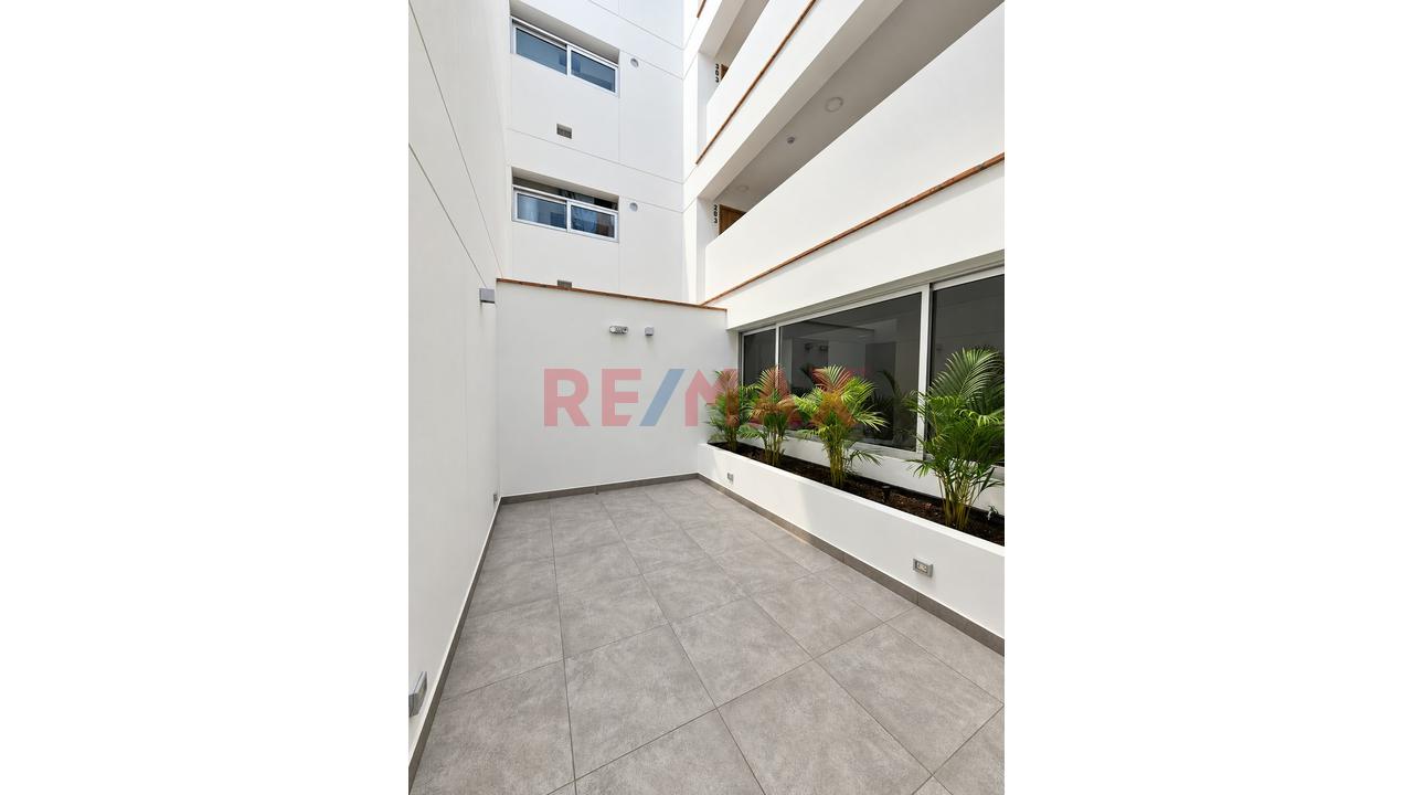Alquiler De Departamento De Estreno En Miraflores Con Vista Lateral A La Huaca Pucllana. — foto 3