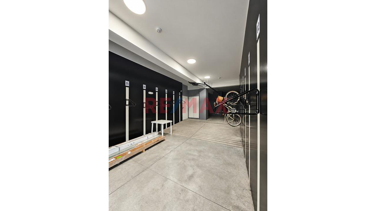 Alquiler De Departamento De Estreno En Miraflores Con Vista Lateral A La Huaca Pucllana. — foto 11