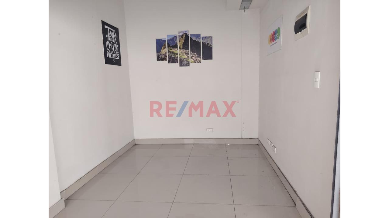 Local Comercial En Venta En Galería El Reloj – Las Malvinas! - 10