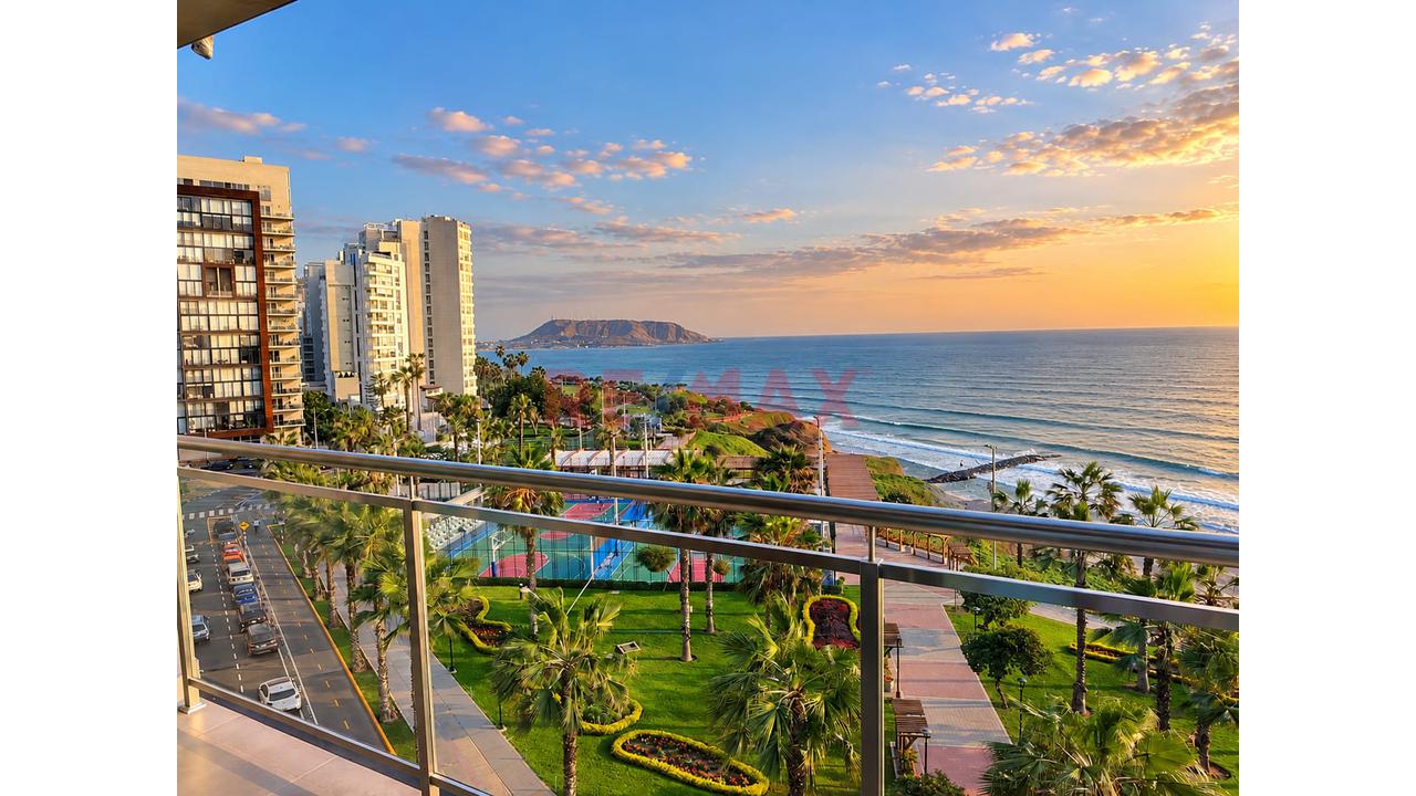 Alquiler Malecon La Marina | ¡Vive Frente Al Mar! 156 M² | 3 Hab.| Piscina — foto 2