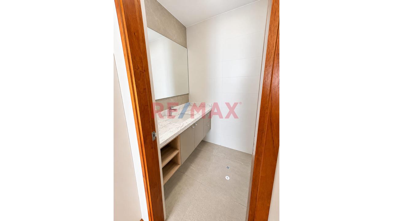 Alquiler Malecon La Marina | ¡Vive Frente Al Mar! 156 M² | 3 Hab.| Piscina — foto 7