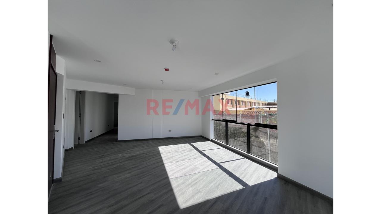 Venta De Depa En 2Do Piso En El Corazón De Yanahuara-Excelente Zona — foto 2