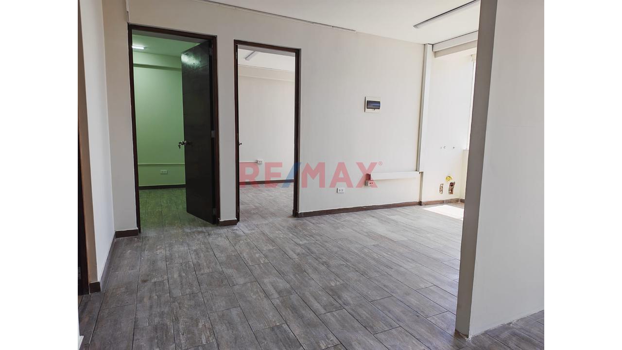 Venta Local Comercial Av. Cayma - 3