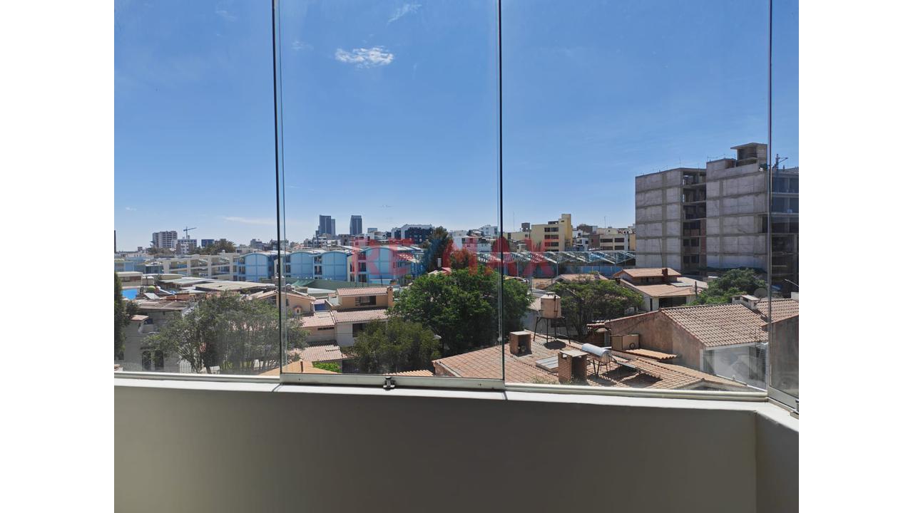 Venta Local Comercial Av. Cayma - 2