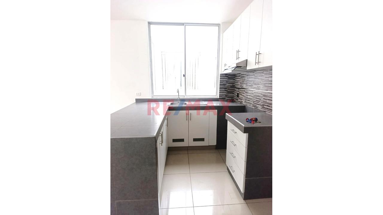 🏡 Alquiler En Sjl | 58.66 M² | 3 Habitaciones, 1 Baño, Cocina Abierta, Área Común Con Parrilla Y Tendal | 5.º Piso | A 4 Cuadras De La Estación Santa Rosa | S/ 1,000 — foto 4