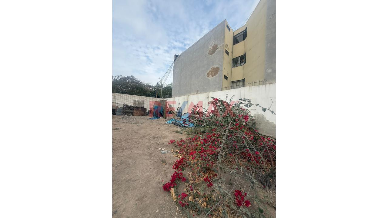 Terreno En Venta Frente A Parque En San Isidro 652 M² - 2
