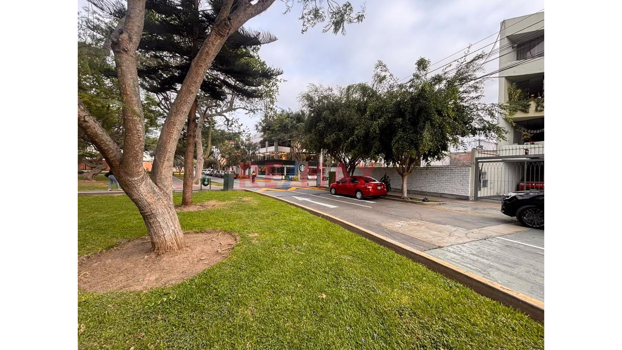 Terreno En Venta Frente A Parque En San Isidro 652 M² - 9